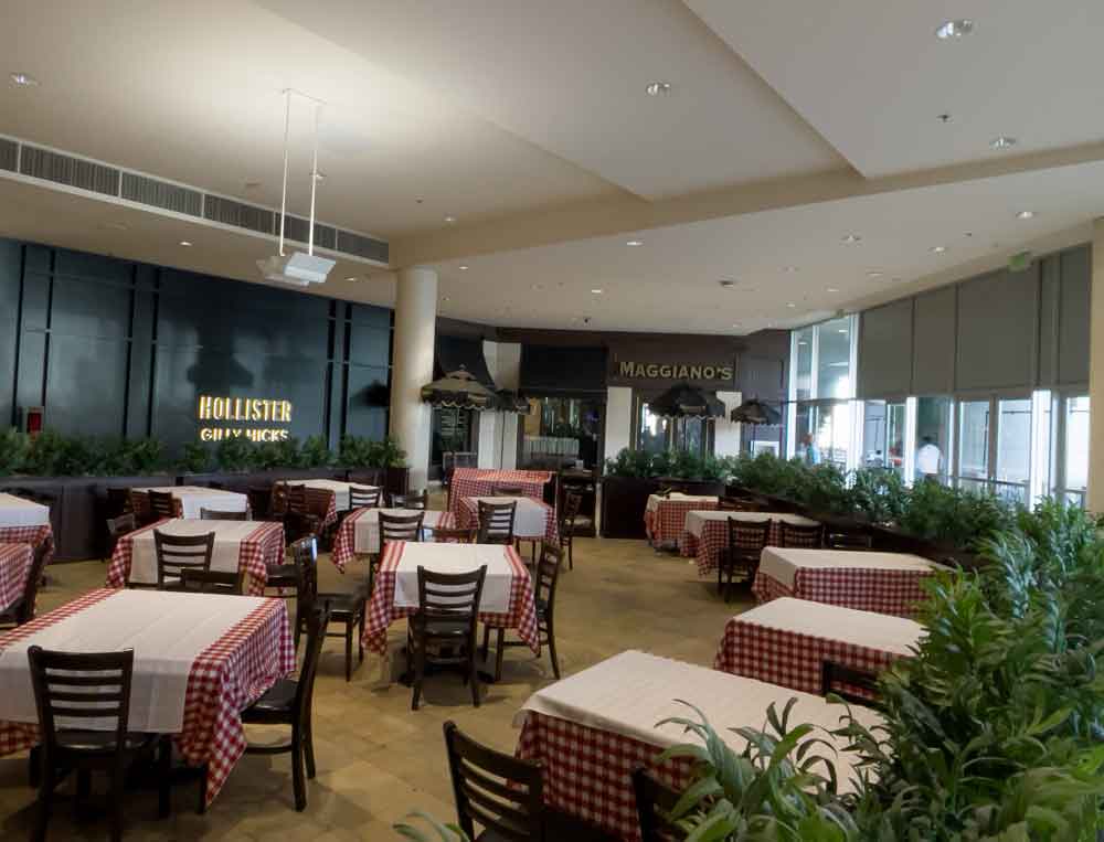 Maggianos Fashion Show Mall