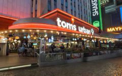 Tom's Watch Bar